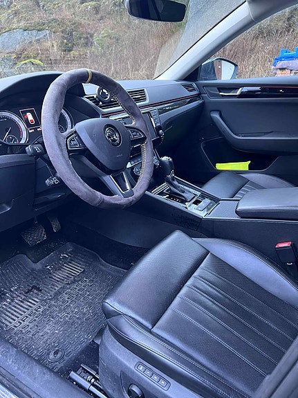 Skoda Superb 8 of 10