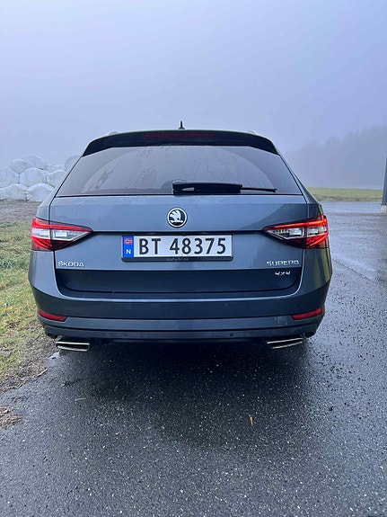 Skoda Superb 4 of 5