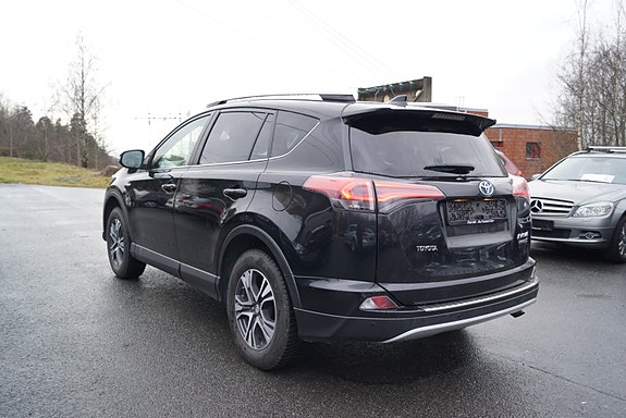 Toyota RAV4 7 of 30