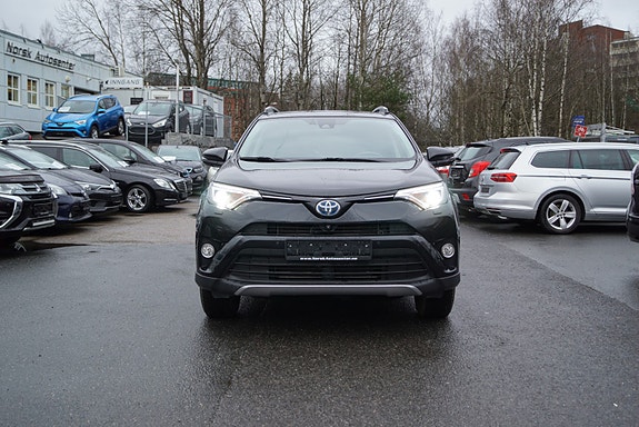 Toyota RAV4 2 of 30