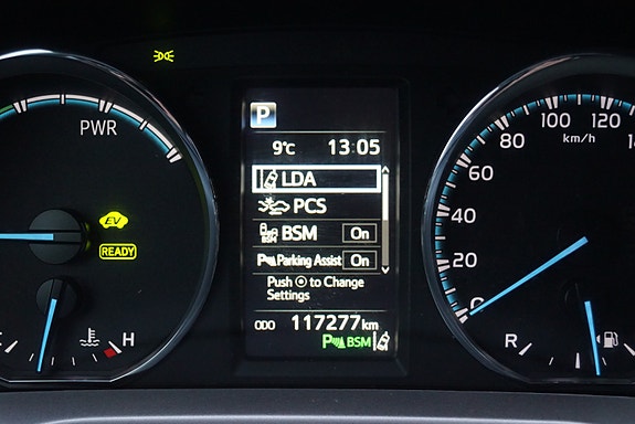 Toyota RAV4 16 of 30
