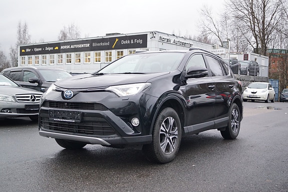 Toyota RAV4 4 of 30