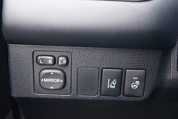Toyota RAV4 18 of 30