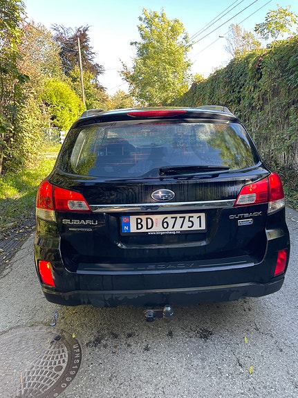 Subaru Legacy 4 of 5