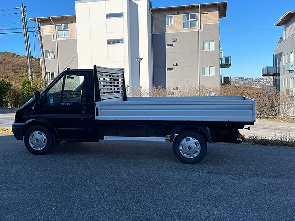 Ford Transit 2 of 5
