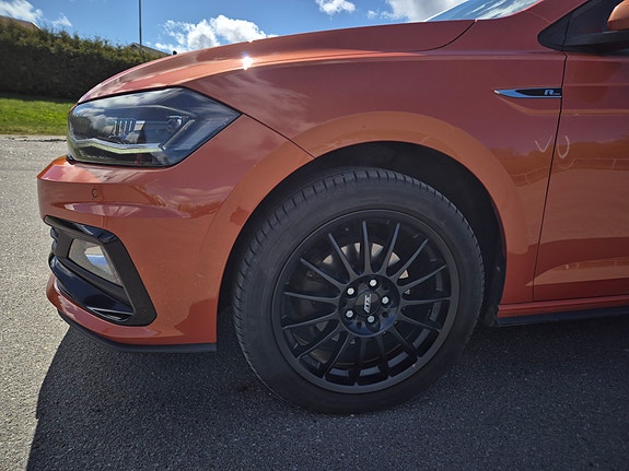 Volkswagen Polo 10 of 30