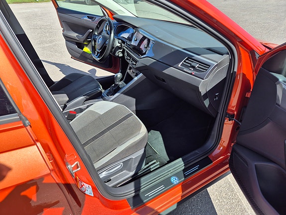 Volkswagen Polo 12 of 30