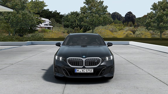 BMW i5 3 of 5