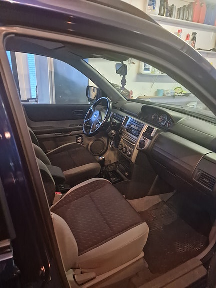 Nissan X-Trail 4 of 5