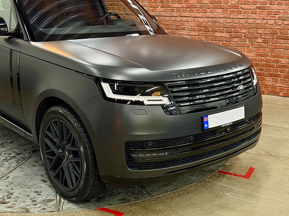 Land Rover Range Rover 2 of 5