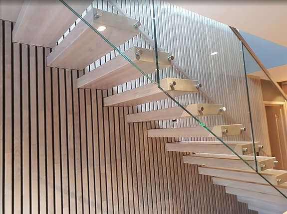 Vi har markedets bredeste utvalg i standard spilepaneler og produserer også mye spesialløsninger til ulike bygg. B