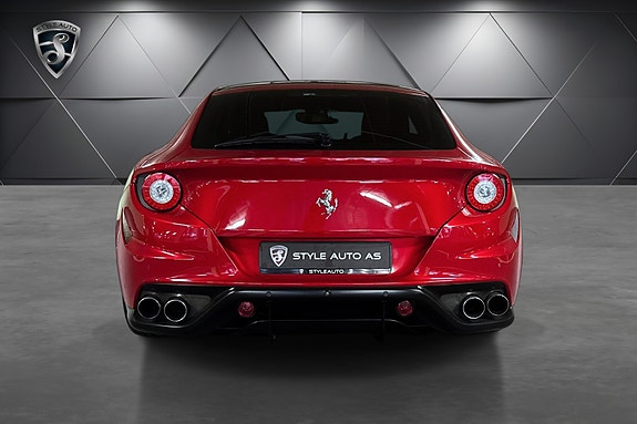 Ferrari FF 6 of 29