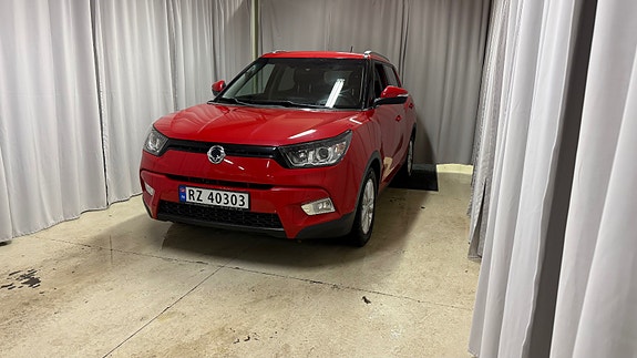 SsangYong Tivoli 2 of 5