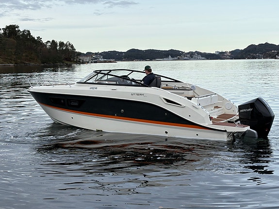 BM-115 Uttern D77-Luksus Day cruiser-300 hk Mercury | Fullt utstyrt "Høstpris" 6 of 30