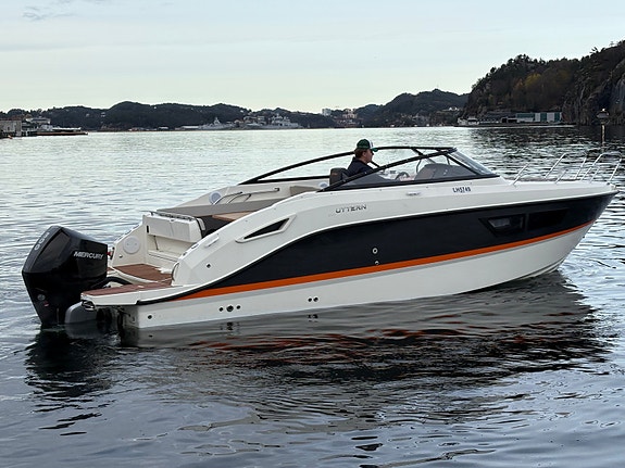 BM-115 Uttern D77-Luksus Day cruiser-300 hk Mercury | Fullt utstyrt "Høstpris" 12 of 30