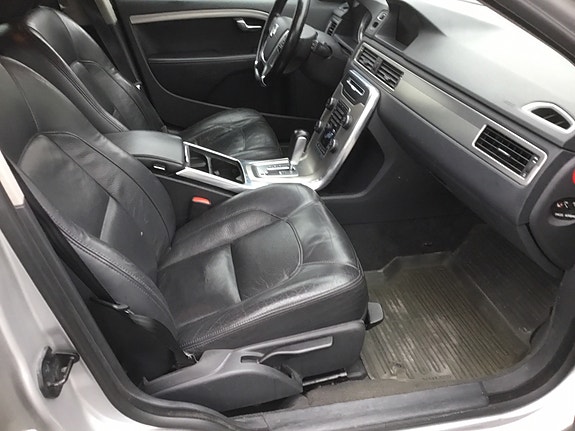 Volvo XC70 3 of 18