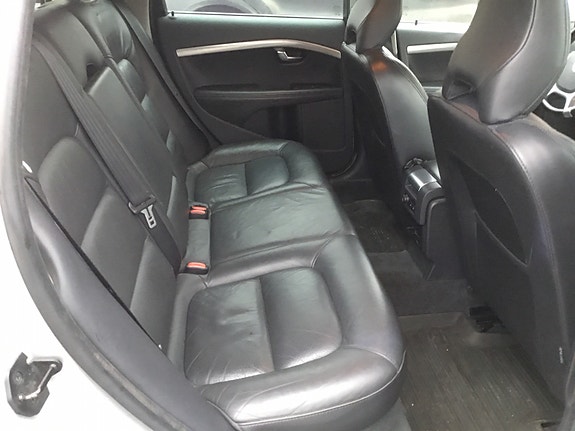 Volvo XC70 4 of 18