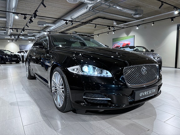 Jaguar XJ 3 of 26