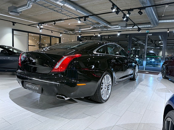 Jaguar XJ 5 of 26