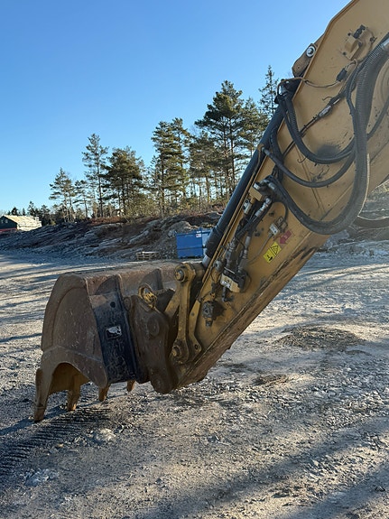 Cat 320 ng 13 of 15
