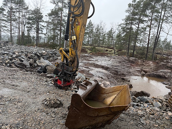Cat 320 ng 14 of 15