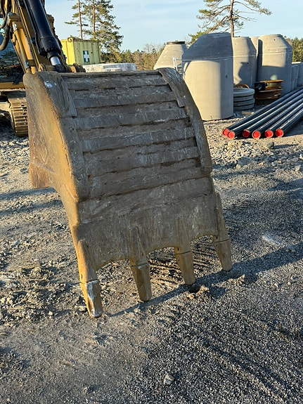 Cat 320 ng 12 of 15