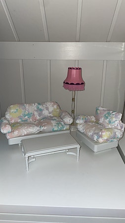 Retro Barbie møbelsett med sofa, stol, bord og gulvlampe