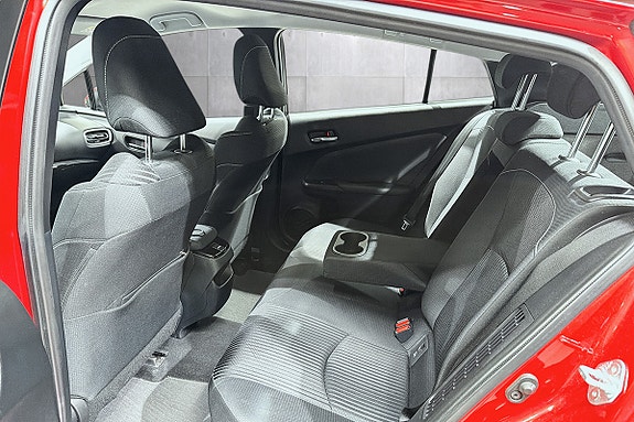 Toyota Prius Plug-in Hybrid 17 of 20