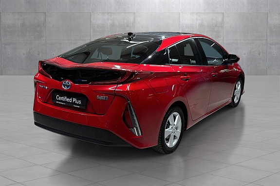 Toyota Prius Plug-in Hybrid 5 of 20