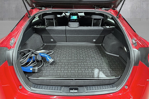 Toyota Prius Plug-in Hybrid 18 of 20