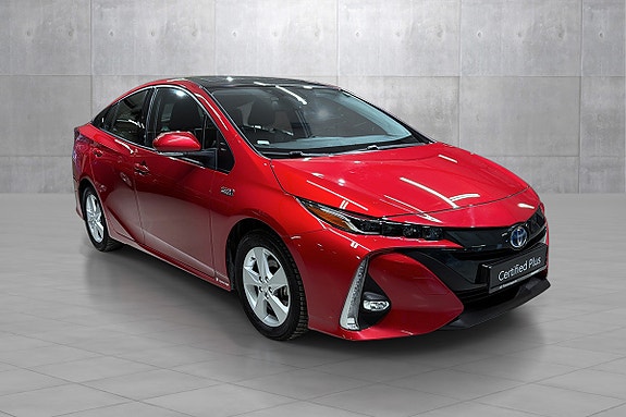 Toyota Prius Plug-in Hybrid 7 of 20