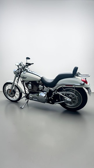 Harley-Davidson SOFTAIL DEUCE 2 of 5