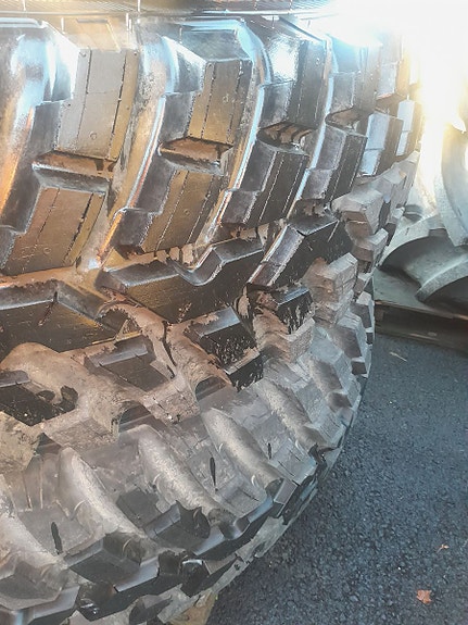 Valtra A-serie Nokian TRI 2 440/80R34 og 360/80R24