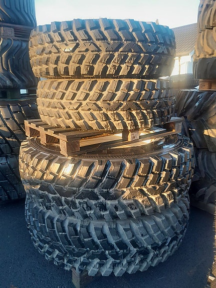 Valtra A-serie Nokian TRI 2 440/80R34 og 360/80R24