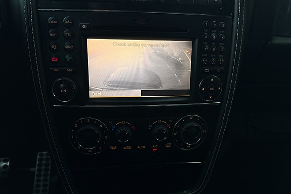 Mercedes-Benz G55 18 of 24