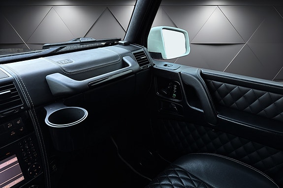 Mercedes-Benz G55 14 of 24