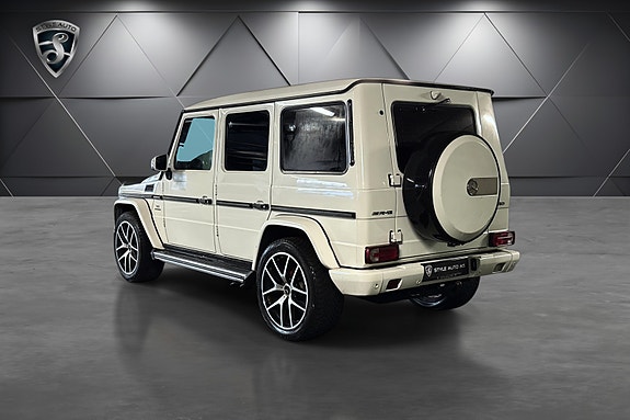 Mercedes-Benz G55 6 of 24