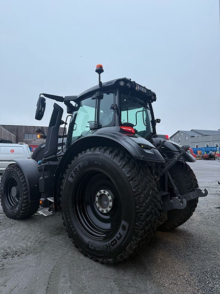 Valtra Q305 2023, kr 2 165 000,-