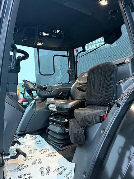 Valtra Q305 2023, kr 2 165 000,-