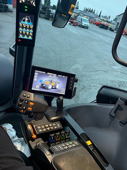 Valtra Q305 2023, kr 2 165 000,-