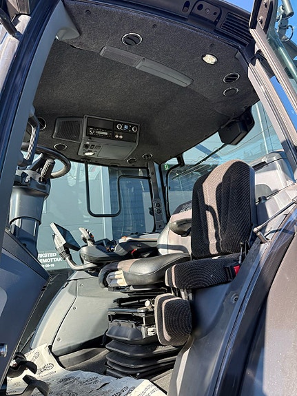 Valtra Q305 2023, kr 2 099 000,-