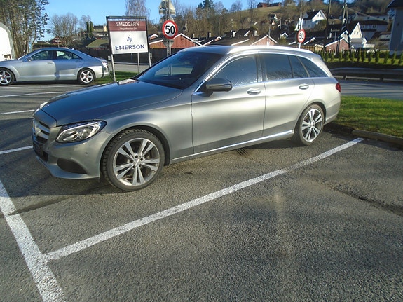 Mercedes-Benz C-Klasse 2 of 5