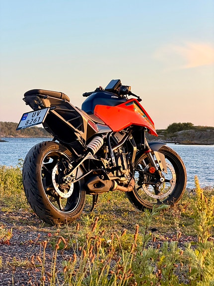 KTM 125 Duke 3 of 5