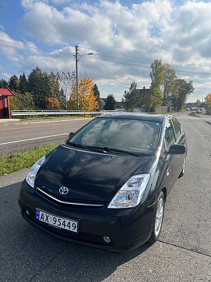 Toyota Prius 8 of 8