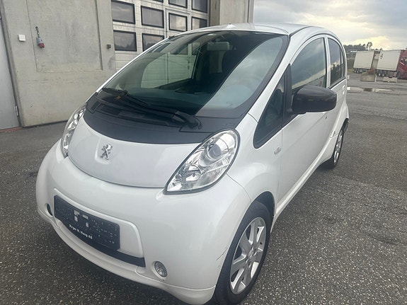 Peugeot iOn 4 of 5