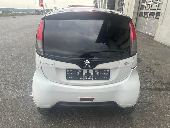 Peugeot iOn 5 of 5