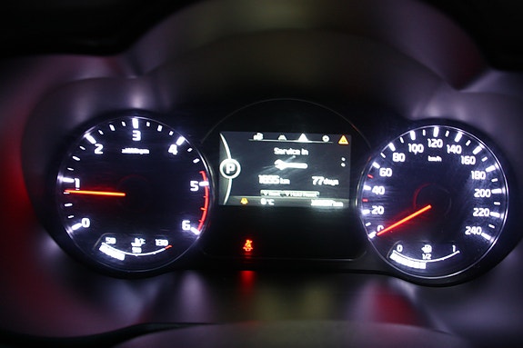 Kia Carens 13 of 25