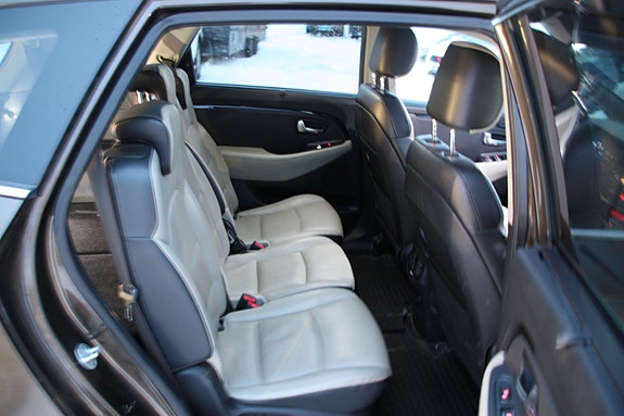 Kia Carens 23 of 25