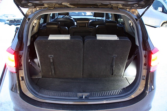 Kia Carens 21 of 25