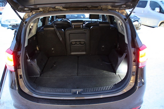 Kia Carens 22 of 25